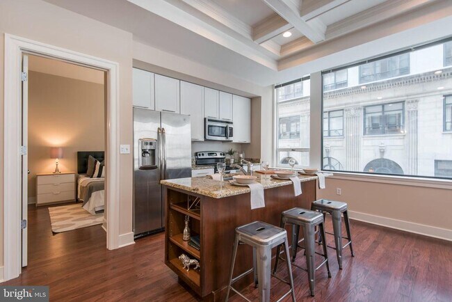 Building Photo - 1501 Locust St