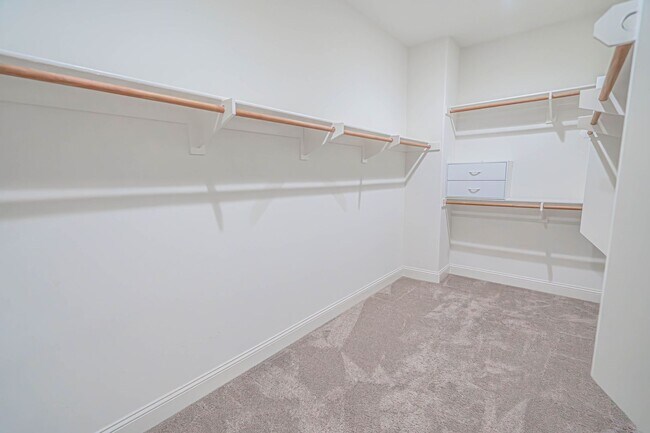 Building Photo - Beautiful 4-Bedroom Home with Solar and EV Charger in West Hills, Valencia!