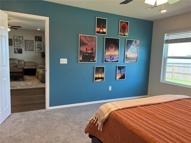 Building Photo - 2960 W McLaren Dr