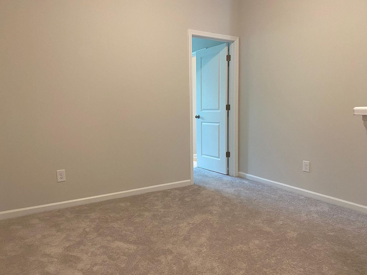 Building Photo - Room in Townhome on Fitchie Pl