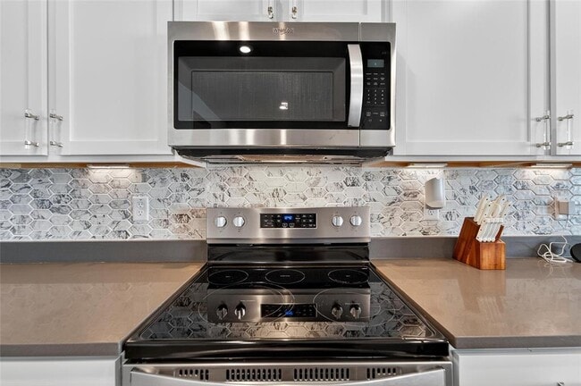 Building Photo - 3504 White Dandelion Ct