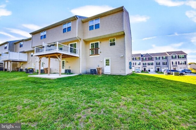 Building Photo - 6364 Pebblebrook Dr