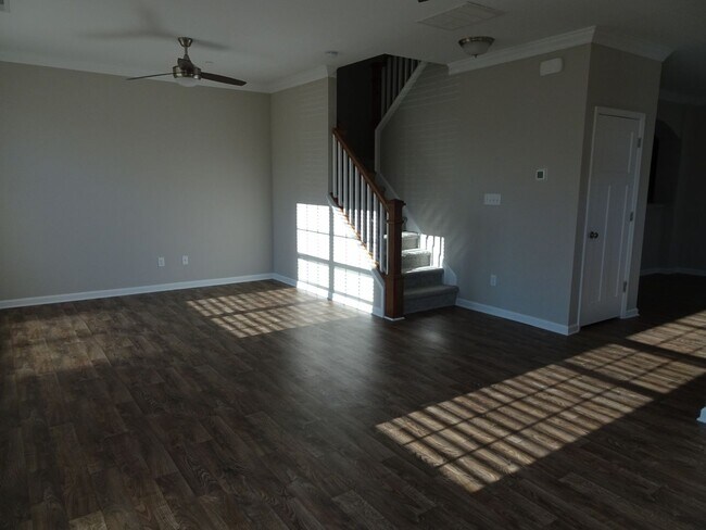 Building Photo - 108 Promenade Ln