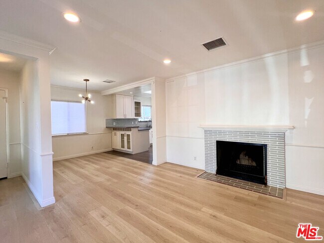 Building Photo - 7311 Dunfield Ave
