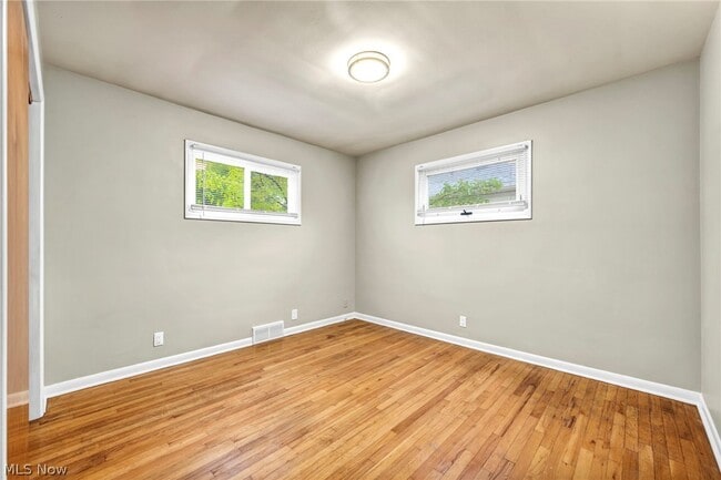 Building Photo - 24000 Knickerbocker Rd