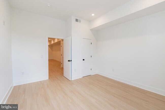 Building Photo - 4408 Lancaster Ave