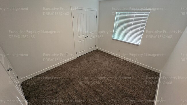 Building Photo - 5 bedroom, 2 bathroom, 3 car garage located near Taft Hwy/ Chevalier Rd