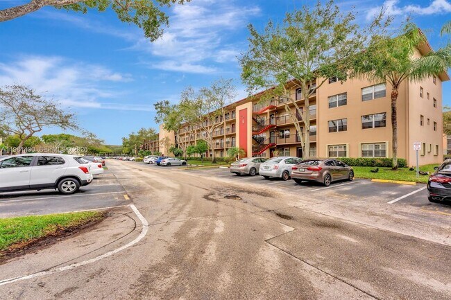 Building Photo - 850 SW 133rd Terrace