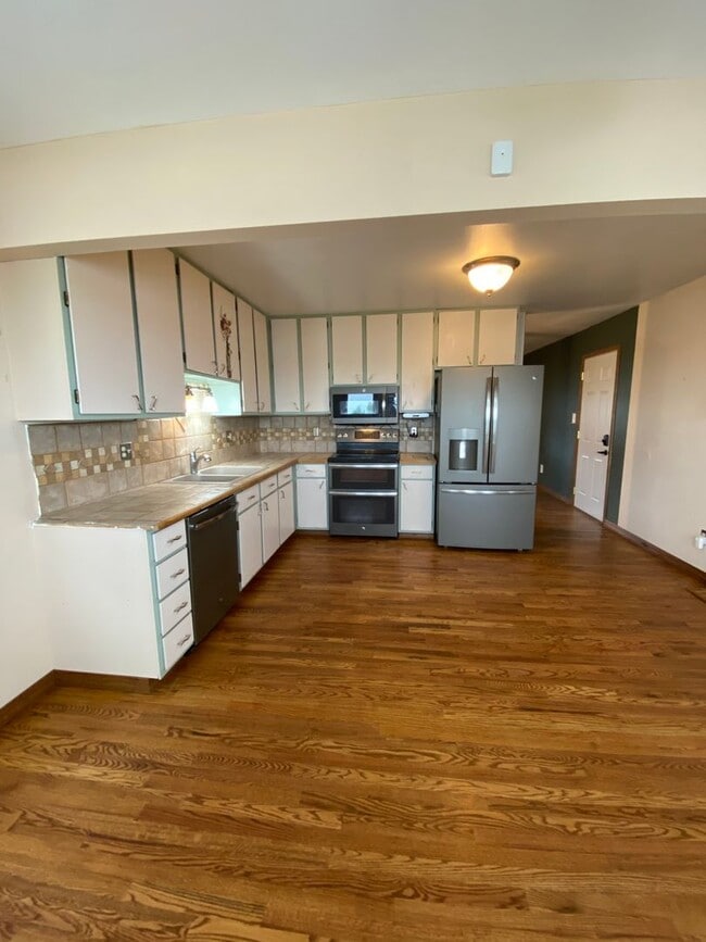 Building Photo - For Rent - Available May 2026