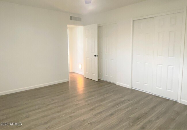 Building Photo - 2301 N 81st Pl