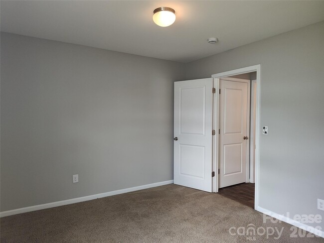 Building Photo - 6731 Broad Valley Ct