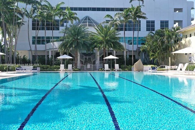 Building Photo - 1900 Sunset Harbour Dr