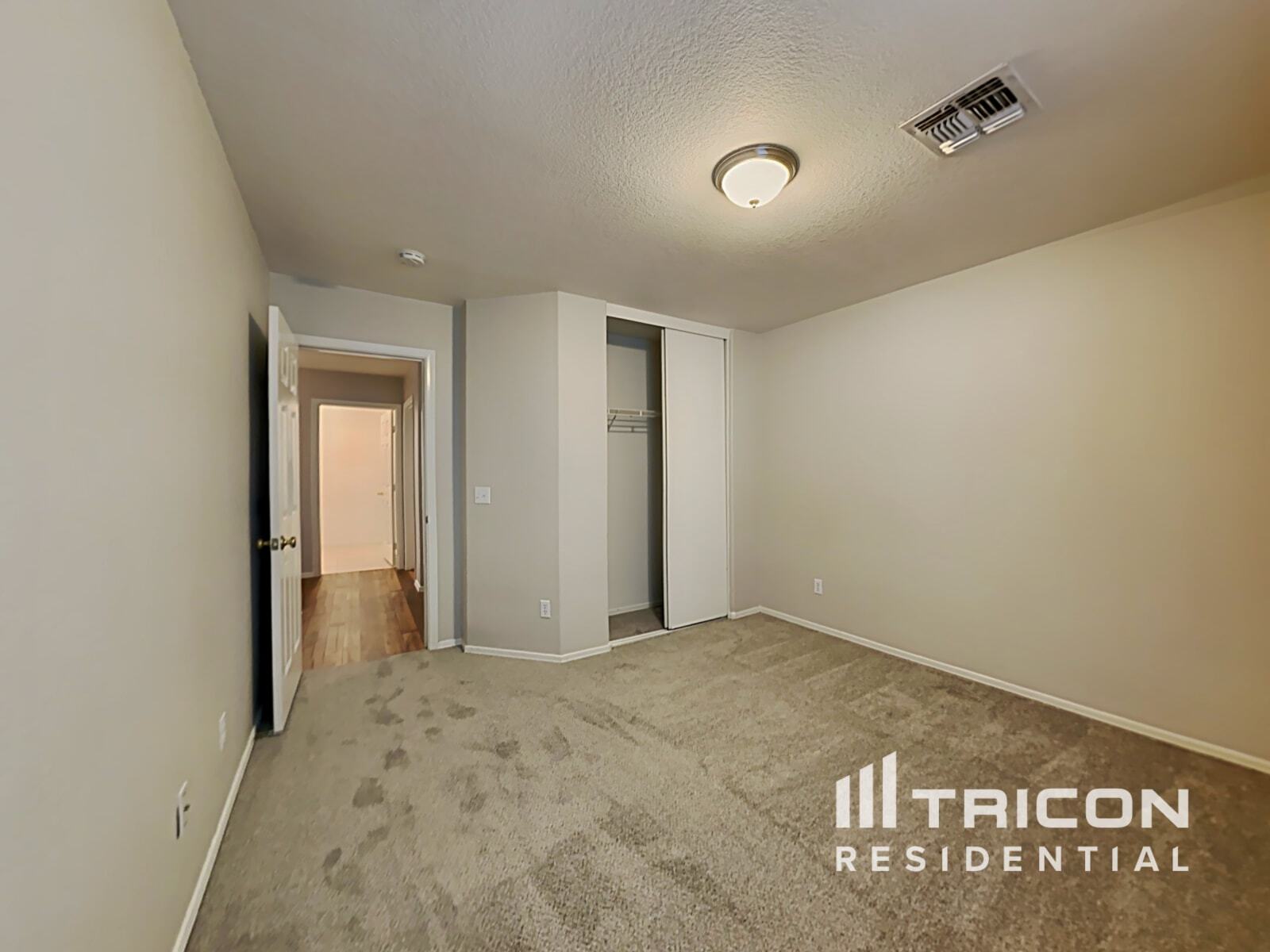 Building Photo - 1747 E Desert Rose Trail