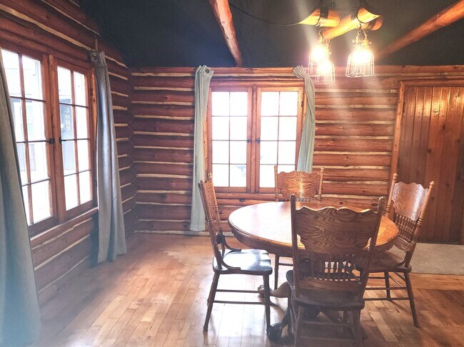 Building Photo - 3886 N West River Rd