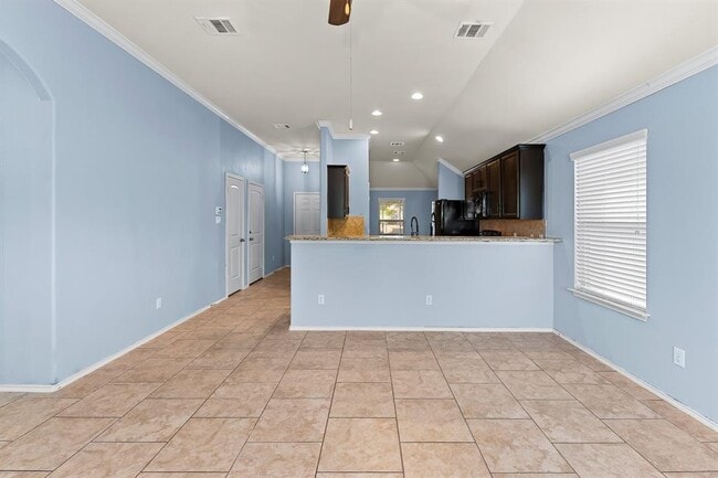 Building Photo - 244 Chickadee Ln