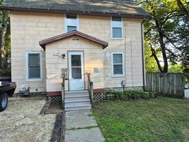 Building Photo - 1040 Carrington St