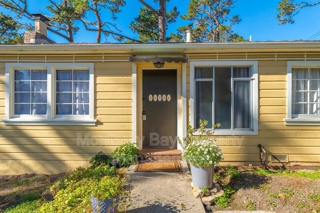 Building Photo - 24736 Dolores St