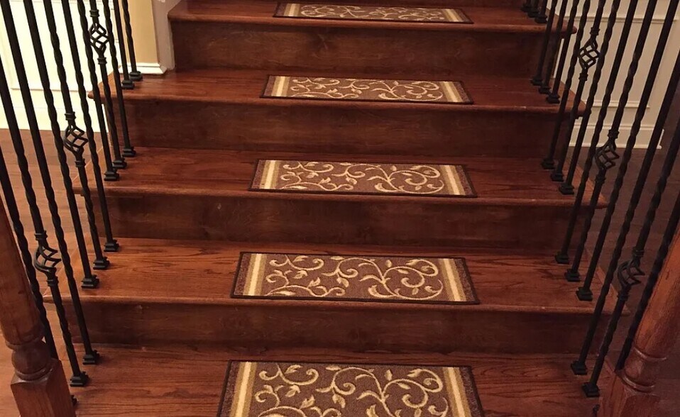 Building Photo - 319 Haywood Dr