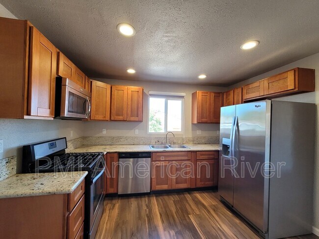 Building Photo - 2212 Paul Ave