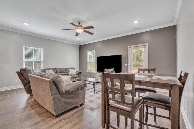 Building Photo - 174 Horizon Ln