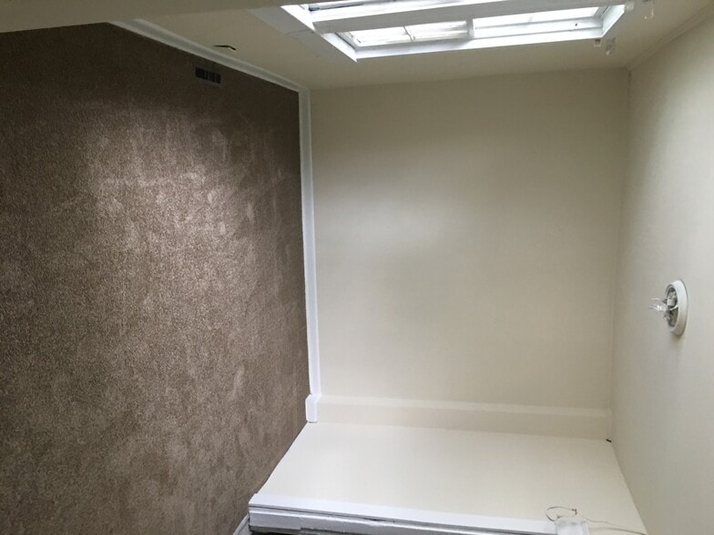 Building Photo - 2102 Marshall Ave