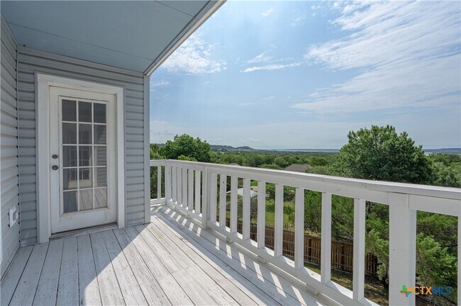 Building Photo - 1810 Mesa Oaks Cir