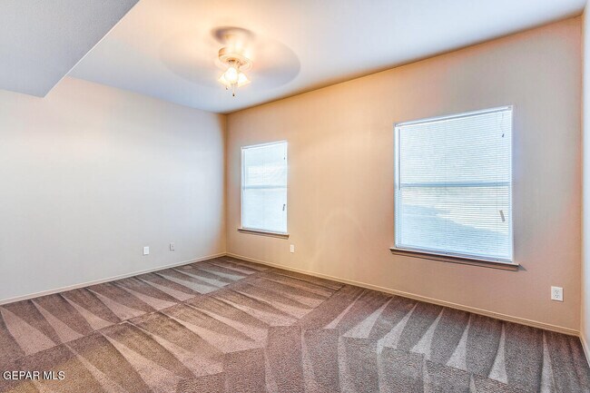 Building Photo - 6104 Sara Suzann Ln