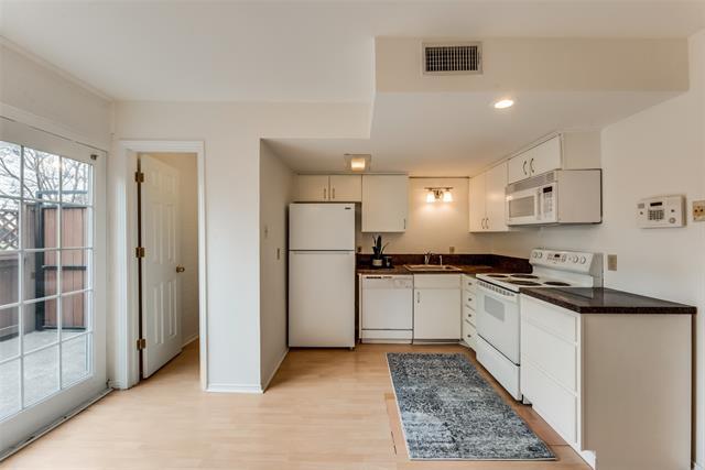 Building Photo - 7759 Royal Ln