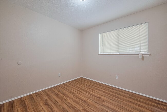 Building Photo - 15827 Beechnut St