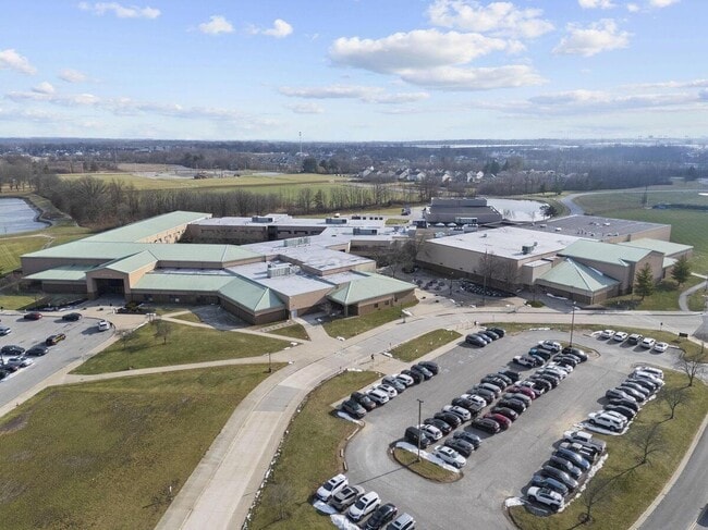 Building Photo - 5901 Blackbird Wy