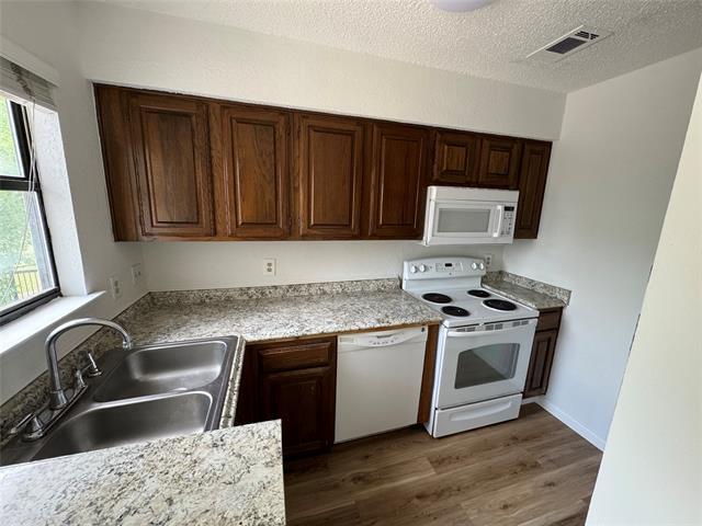 Building Photo - 7413 Bogart Dr