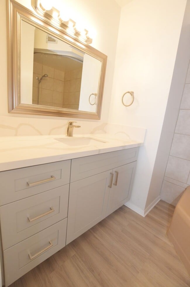 Building Photo - Century Center 2 bed, 2 bath, 1 parking 10...