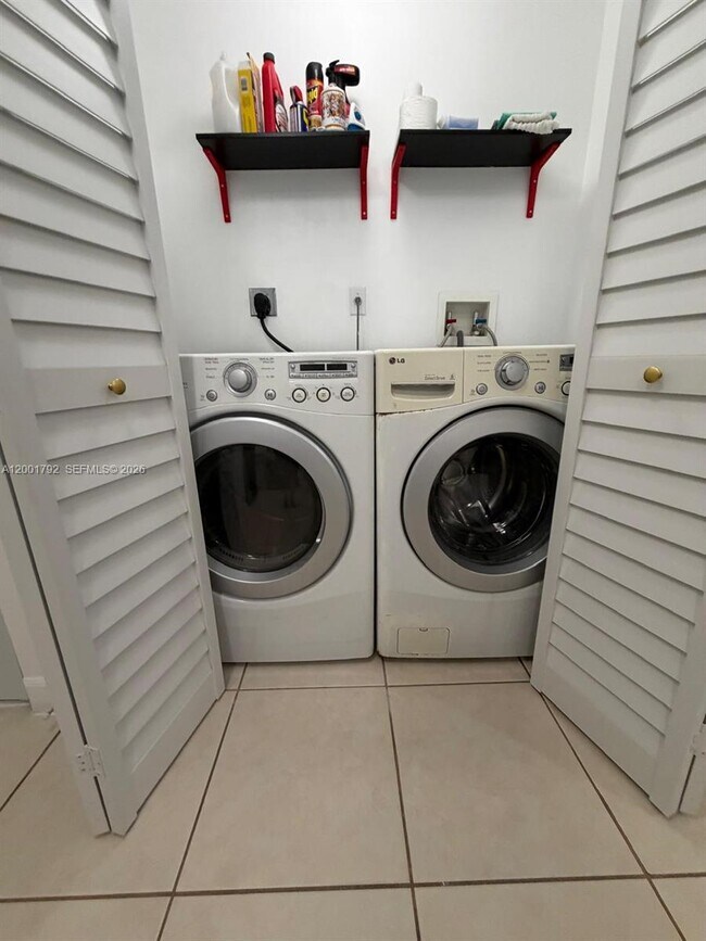 Building Photo - 1300 NE 109th St