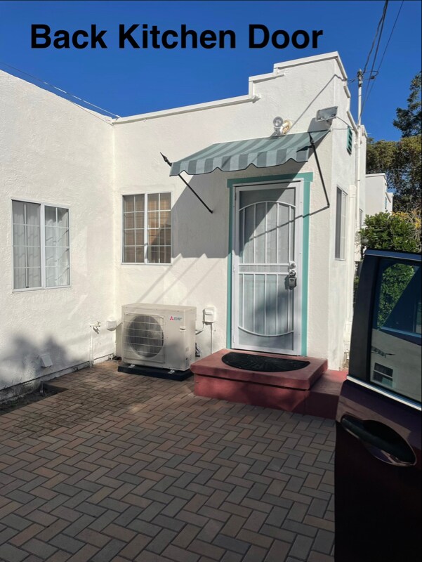 Building Photo - 515 S Indiana St