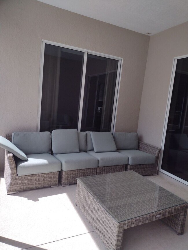 Building Photo - Waterfront Home in Lakes of Mt. Dora