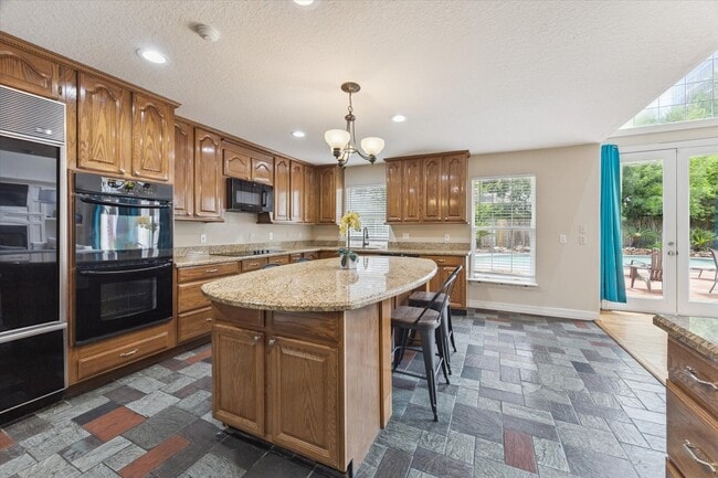Building Photo - 5152 Huckleberry Cir