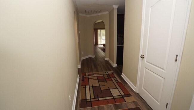 Building Photo - 412 Ridgeway Dr