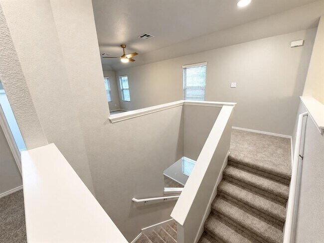 Building Photo - 117 Open Sky Wy