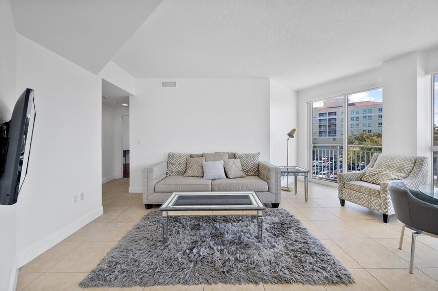 Building Photo - 7270 SW 88th St