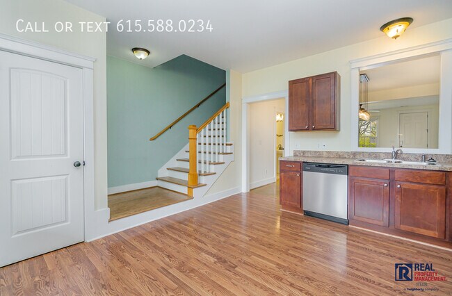 Building Photo - 1427 Winding Creek Dr