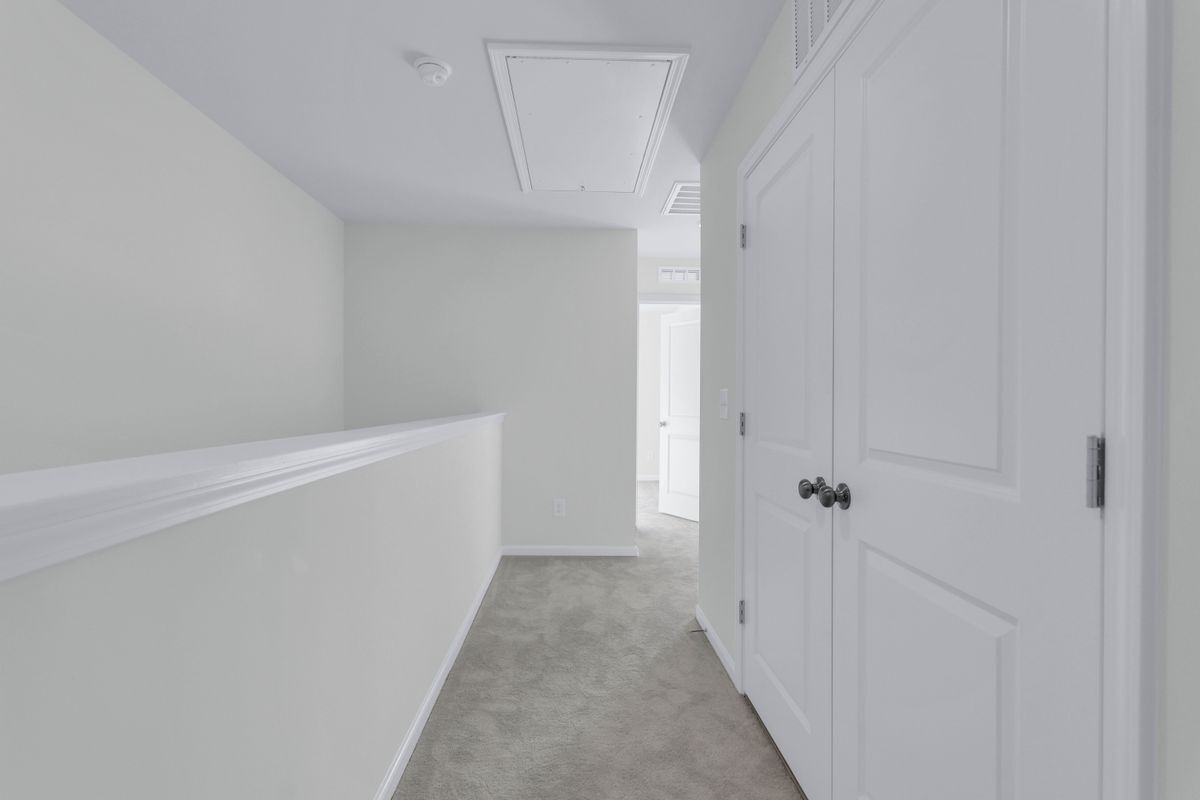 Building Photo - 104 Calvander Ln