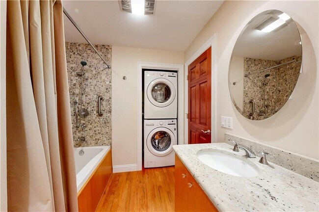 Building Photo - 270 Waterman Street UNIT C