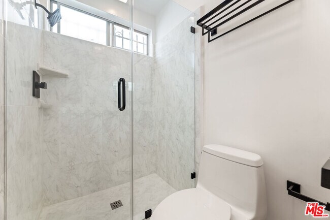 Building Photo - 1608 S Bentley Ave