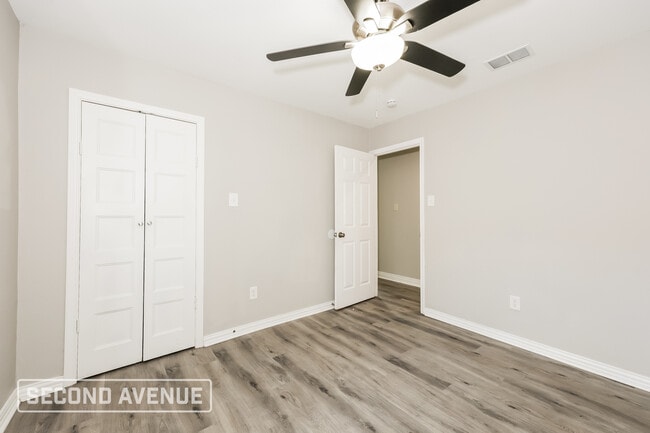 Building Photo - 2024 Lewiston Ave