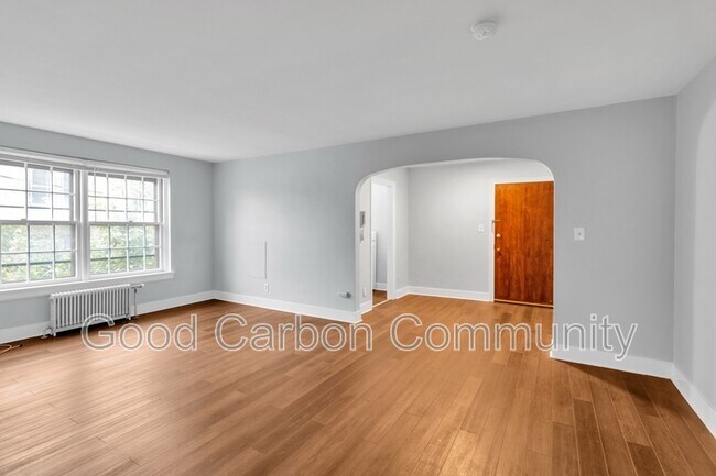 Building Photo - 20 E Morris Ave