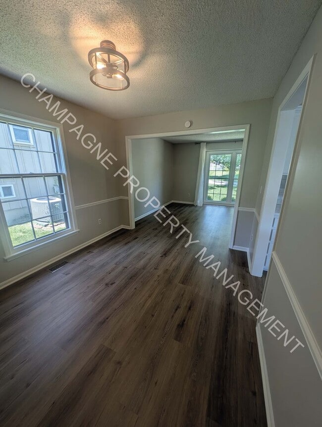 Building Photo - GORGEOUS LENEXA HOME FOR RENT - FLAT ROCK ...