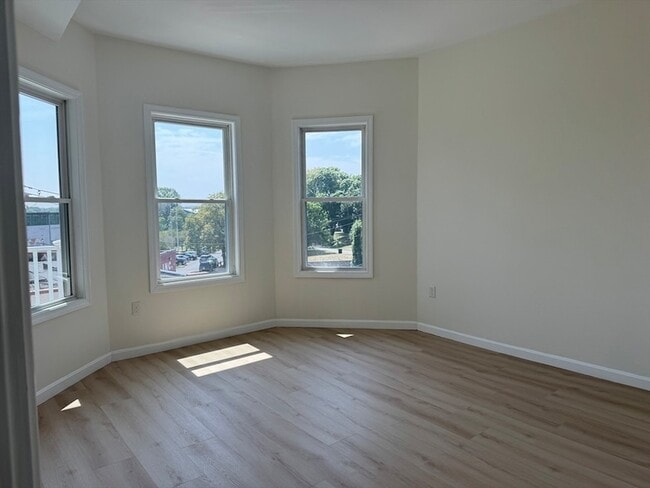 Building Photo - 247 Harvard St