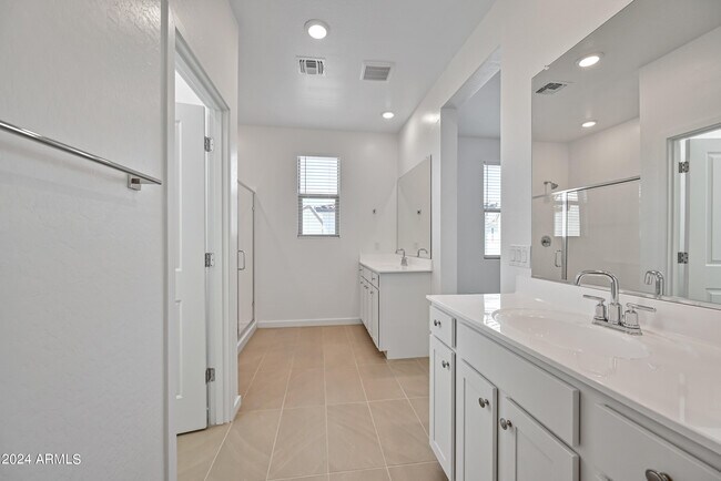 Building Photo - 4816 S Ferric