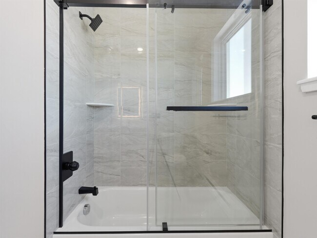 Building Photo - 304 61st St