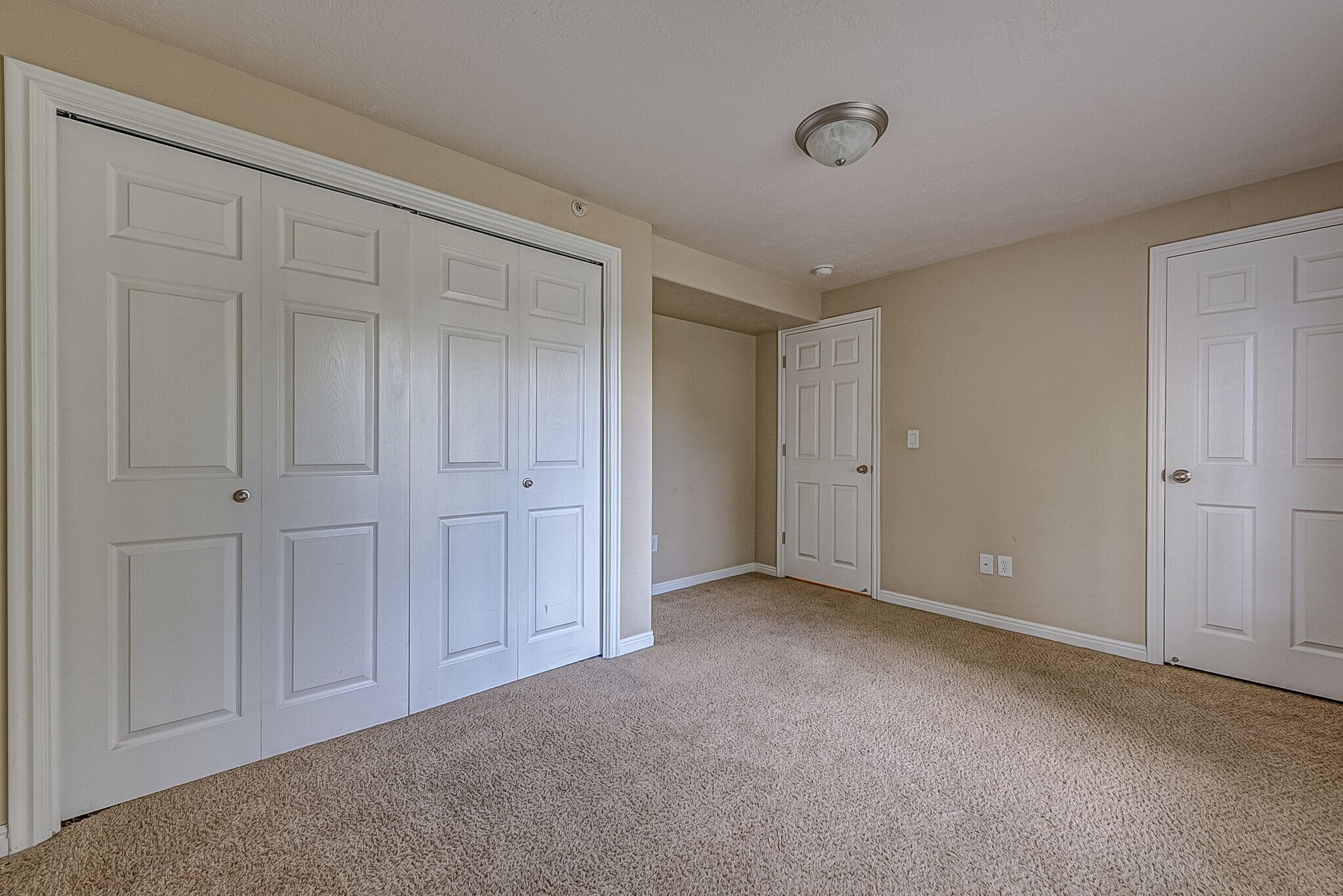 Building Photo - 455 N 400 W